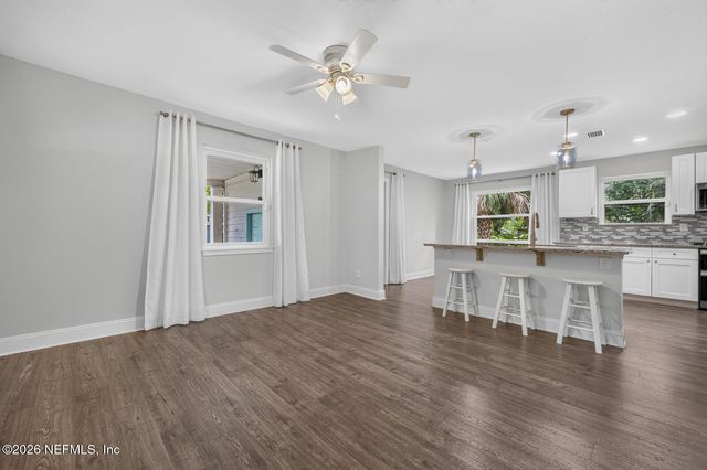 7220 HIELO Drive, Jacksonville, FL 32211