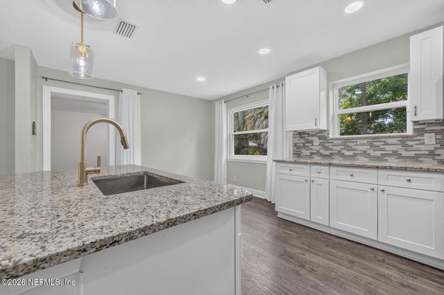 7220 HIELO Drive, Jacksonville, FL 32211