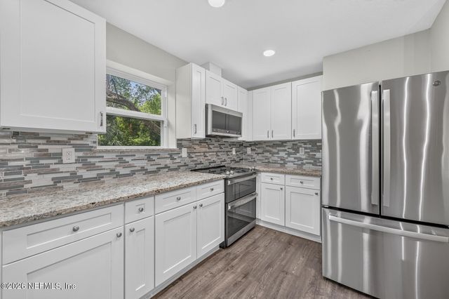 7220 HIELO Drive, Jacksonville, FL 32211