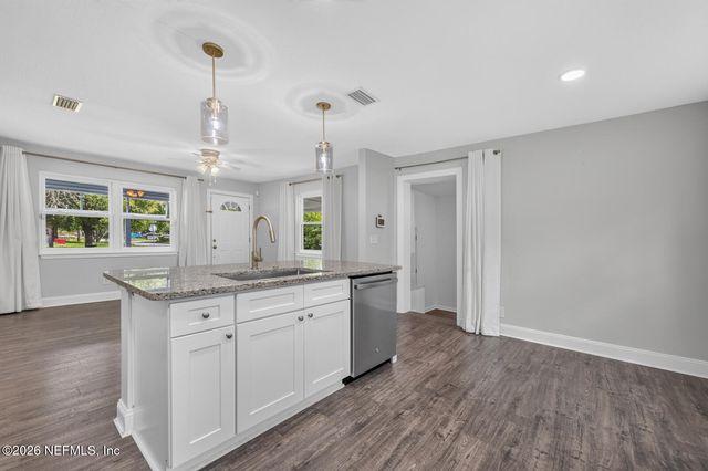 7220 HIELO Drive, Jacksonville, FL 32211