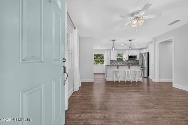 7220 HIELO Drive, Jacksonville, FL 32211