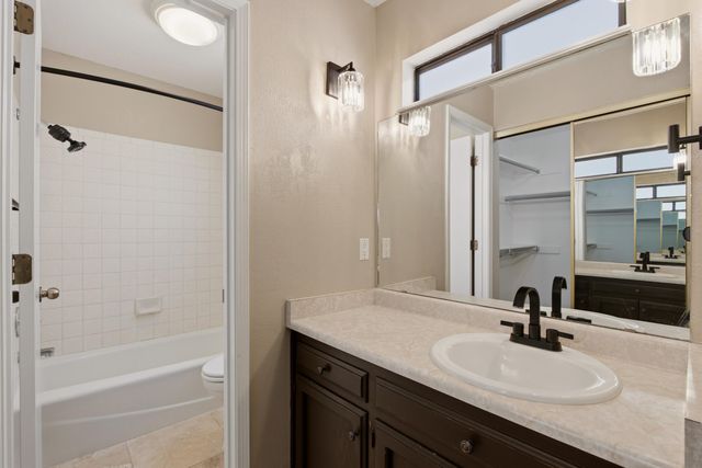9513 Peralta Road NE, Albuquerque, NM 87109
