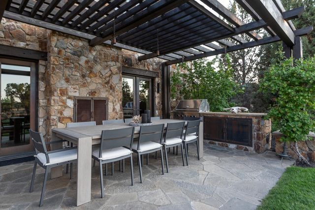 23126 Switchback Court, Bend, OR 97701