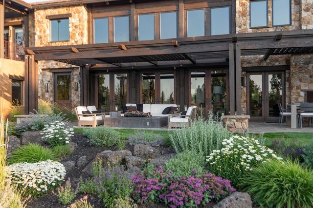 23126 Switchback Court, Bend, OR 97701