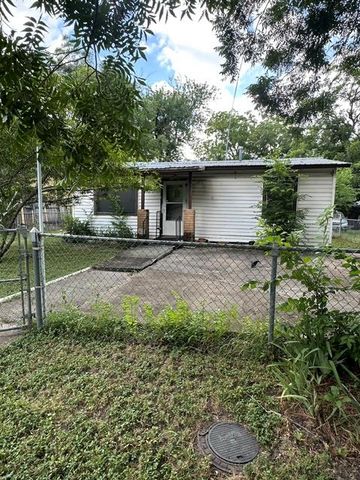 1127 Mark ST D, Austin, TX 78721