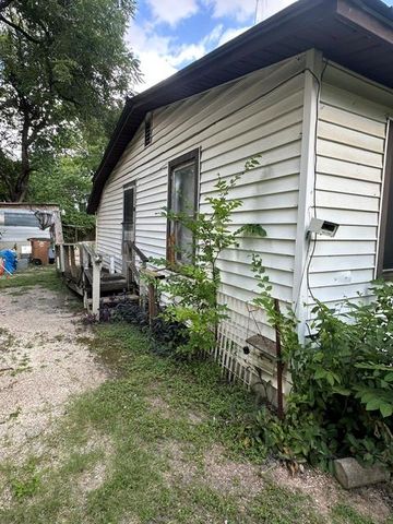 1127 Mark ST D, Austin, TX 78721