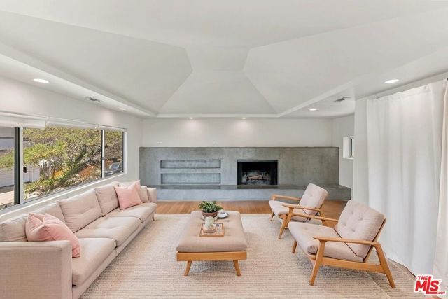 4608 Nob Hill Drive, Los Angeles, CA 90065