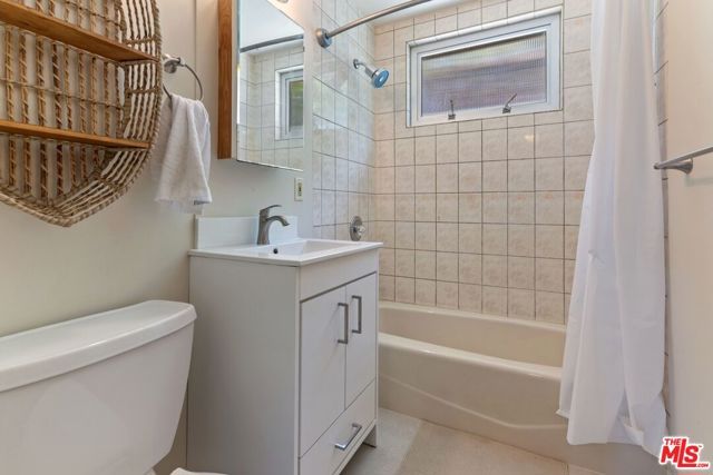 4608 Nob Hill Drive, Los Angeles, CA 90065