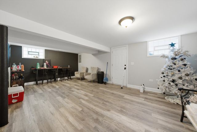 8559 S Phillips Avenue, Chicago, IL 60617