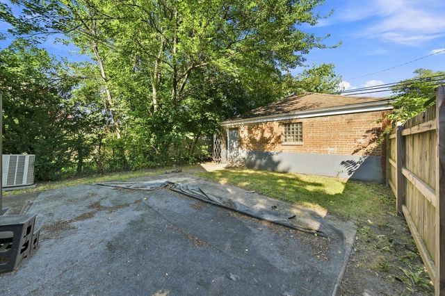 8559 S Phillips Avenue, Chicago, IL 60617