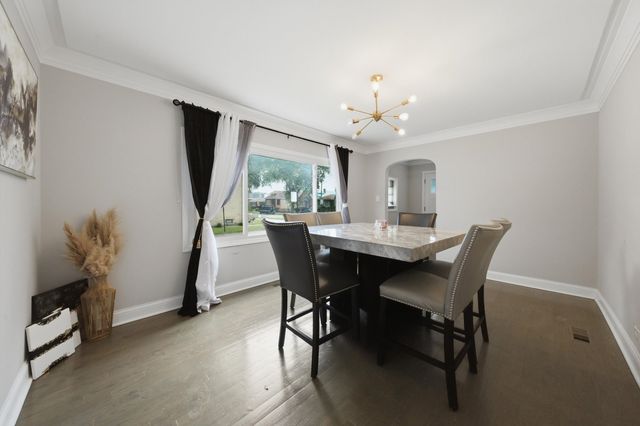 8559 S Phillips Avenue, Chicago, IL 60617