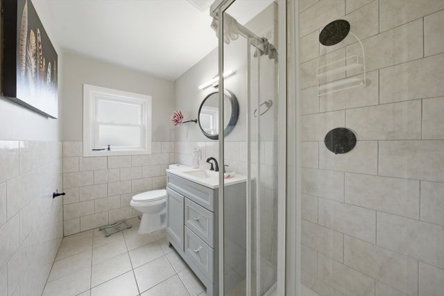 8559 S Phillips Avenue, Chicago, IL 60617