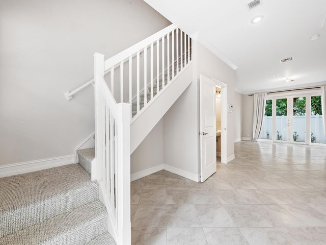 3434 NE 13th Avenue, Oakland Park, FL 33334