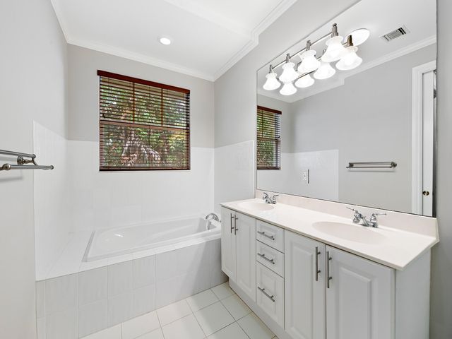 3434 NE 13th Avenue, Oakland Park, FL 33334