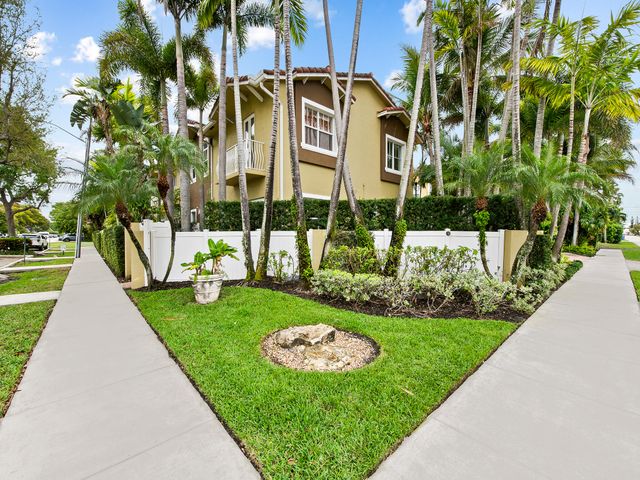 3434 NE 13th Avenue, Oakland Park, FL 33334