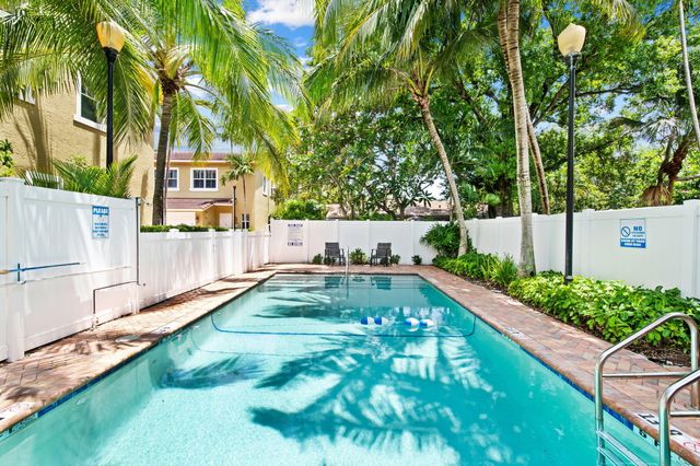 3434 NE 13th Avenue, Oakland Park, FL 33334