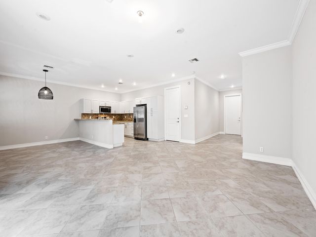 3434 NE 13th Avenue, Oakland Park, FL 33334