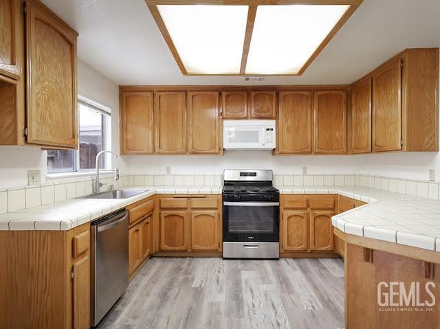 10600 Sunset Canyon Drive, Bakersfield, CA 93311