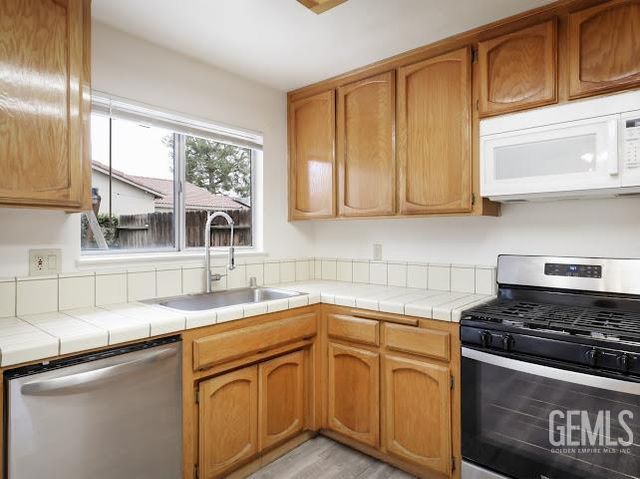 10600 Sunset Canyon Drive, Bakersfield, CA 93311