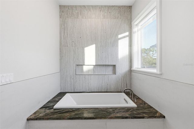 3809 71ST STREET N, St Petersburg, FL 33709