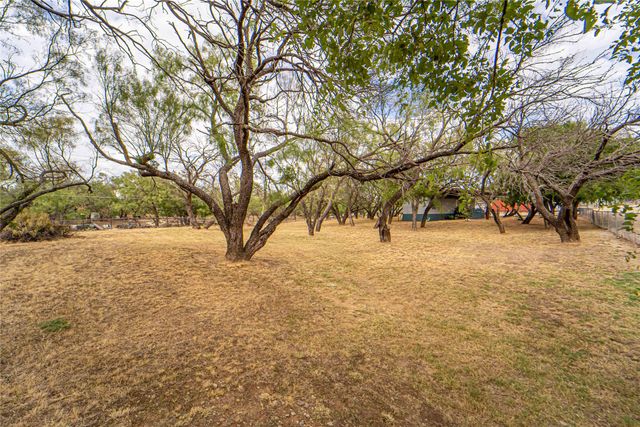 792 County Road 310, Breckenridge, TX 76424