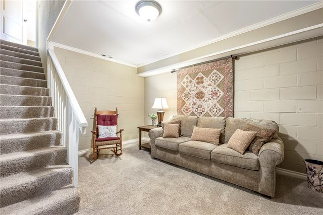 1 Portland Circle, Bella Vista, AR 72714