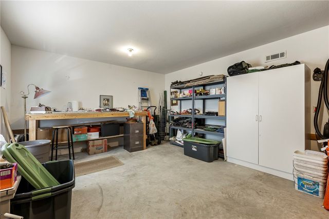 1 Portland Circle, Bella Vista, AR 72714