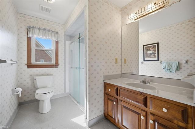 1233 Worthington LN, Virginia Beach, VA 23464