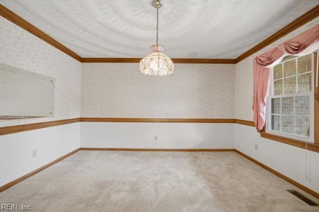 1233 Worthington LN, Virginia Beach, VA 23464