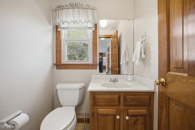 1233 Worthington LN, Virginia Beach, VA 23464