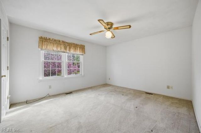 1233 Worthington LN, Virginia Beach, VA 23464