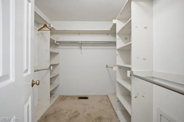 1233 Worthington LN, Virginia Beach, VA 23464