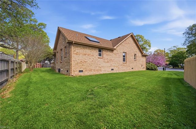 1233 Worthington LN, Virginia Beach, VA 23464