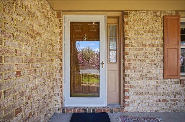 1233 Worthington LN, Virginia Beach, VA 23464