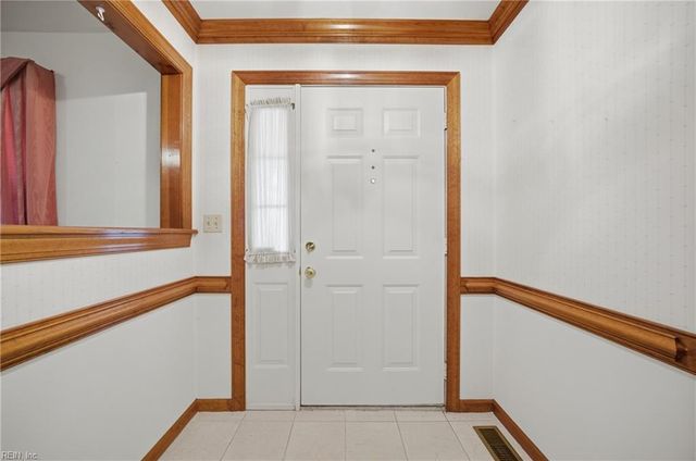 1233 Worthington LN, Virginia Beach, VA 23464