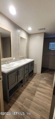 8155 DEVOE Street, Jacksonville, FL 32220