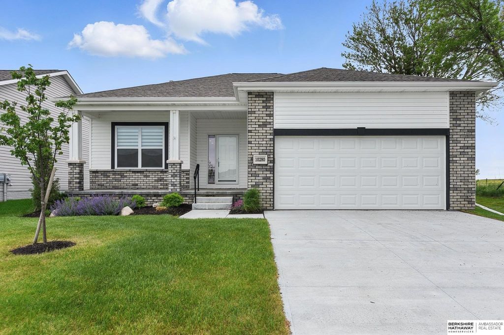 10280 S 209th Street, Gretna, NE 68028