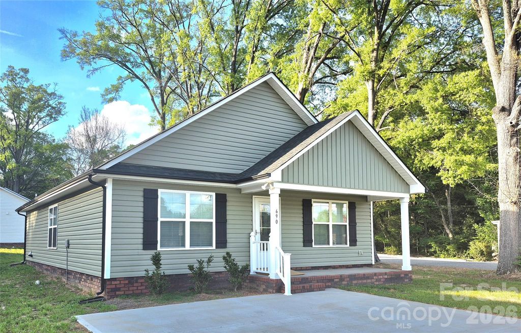 690 Wilshire Avenue SW, Concord, NC 28027
