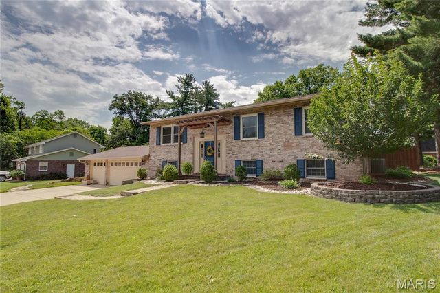 1905 Cheyenne Drive, Godfrey, IL 62035
