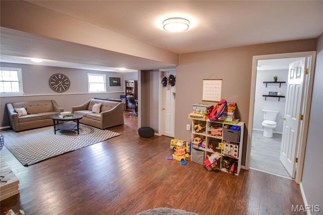1905 Cheyenne Drive, Godfrey, IL 62035