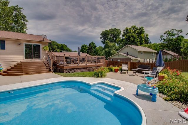 1905 Cheyenne Drive, Godfrey, IL 62035