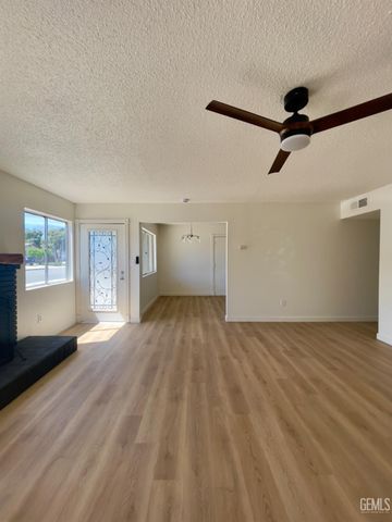 217 Bartlett Street, Tehachapi, CA 93561