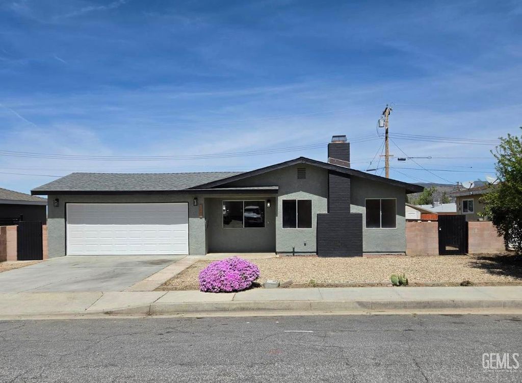 217 Bartlett Street, Tehachapi, CA 93561