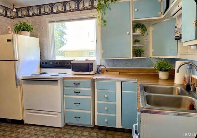 22834 Firwood Lane, Elkhart, IN 46514
