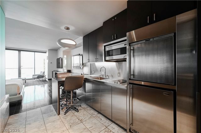 4381 West Flamingo Road 818, Las Vegas, NV 89103