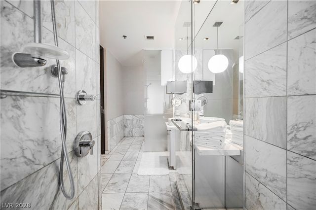 4381 West Flamingo Road 818, Las Vegas, NV 89103