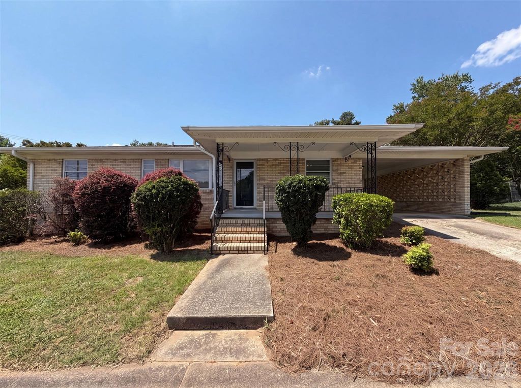 608 E Ryder Avenue, Landis, NC 28088