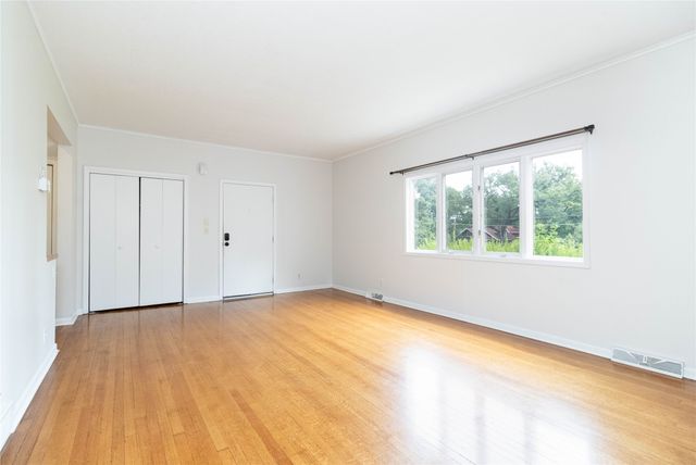 5322 Ingersoll Avenue A-1, Des Moines, IA 50312