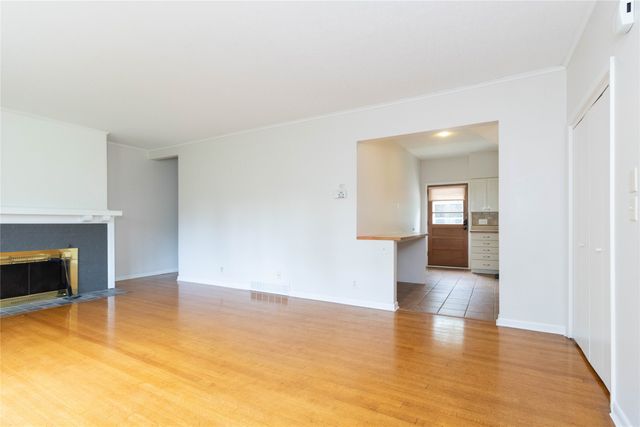 5322 Ingersoll Avenue A-1, Des Moines, IA 50312