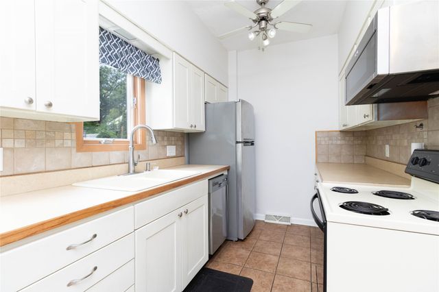 5322 Ingersoll Avenue A-1, Des Moines, IA 50312